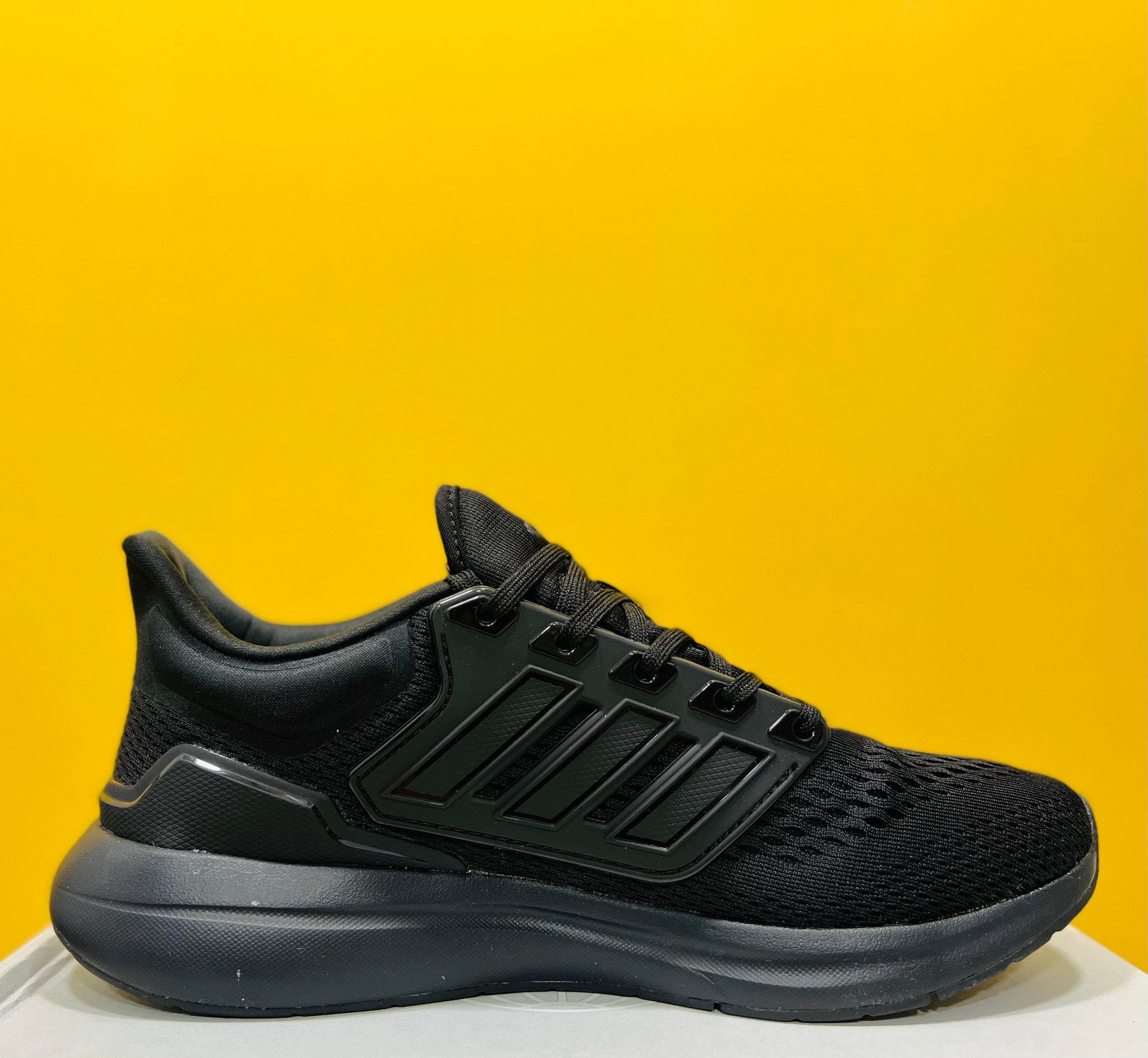 Adidas EQ21 Run Shoes – Affinity