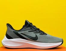 Load image into Gallery viewer, Nike Air Zoom Winflo 7
